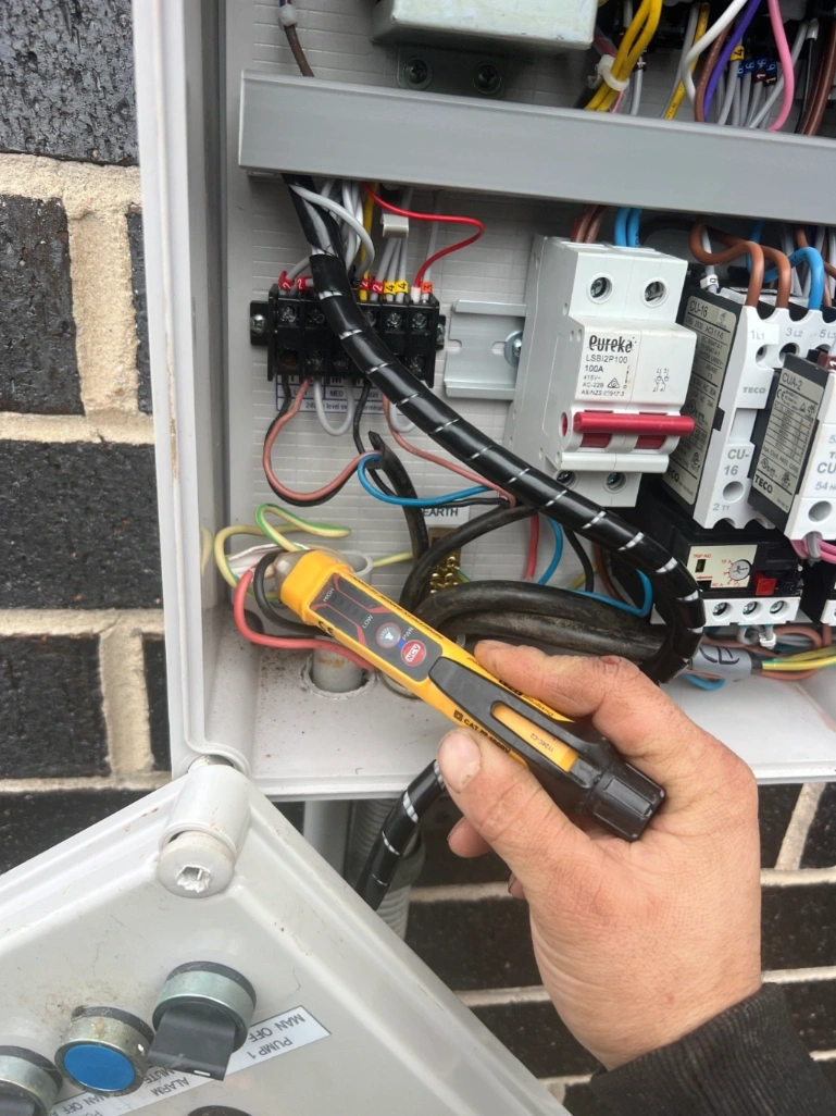 Diagnosing the electrical fault of the pump system