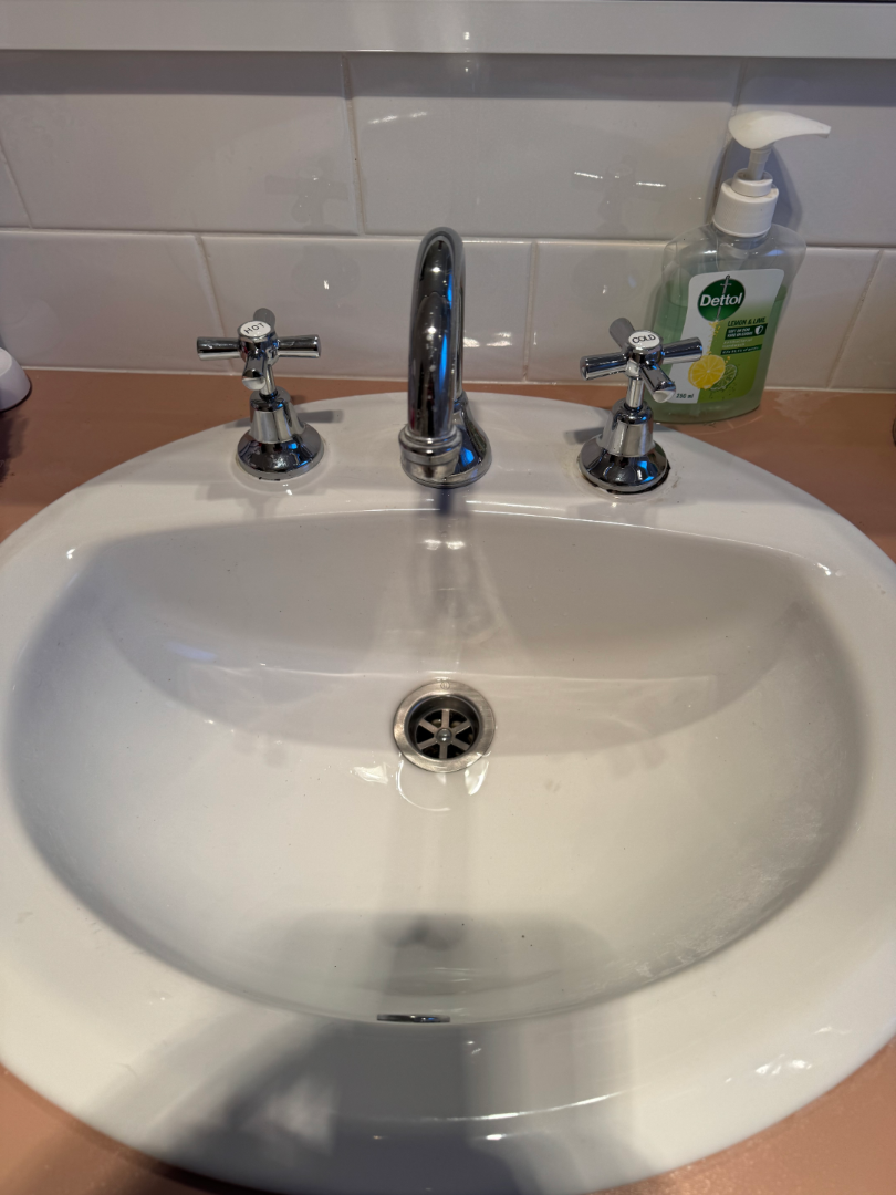 Leak Repair & Basin Tap Replacement Croydon