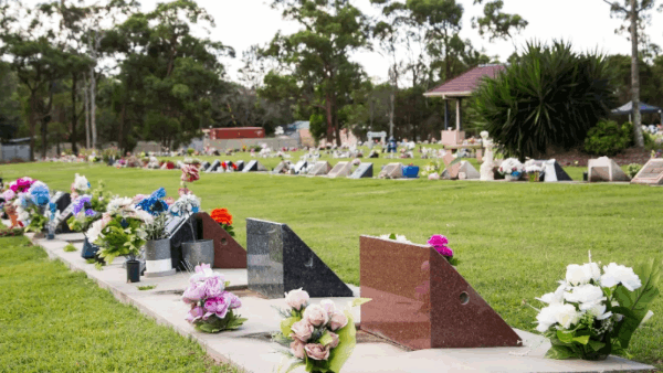 Hemmant cemetery lawn burial
