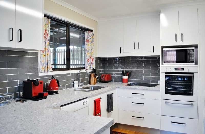 Contemporary white, grey and black kitchen design | Kitchens Brisbane