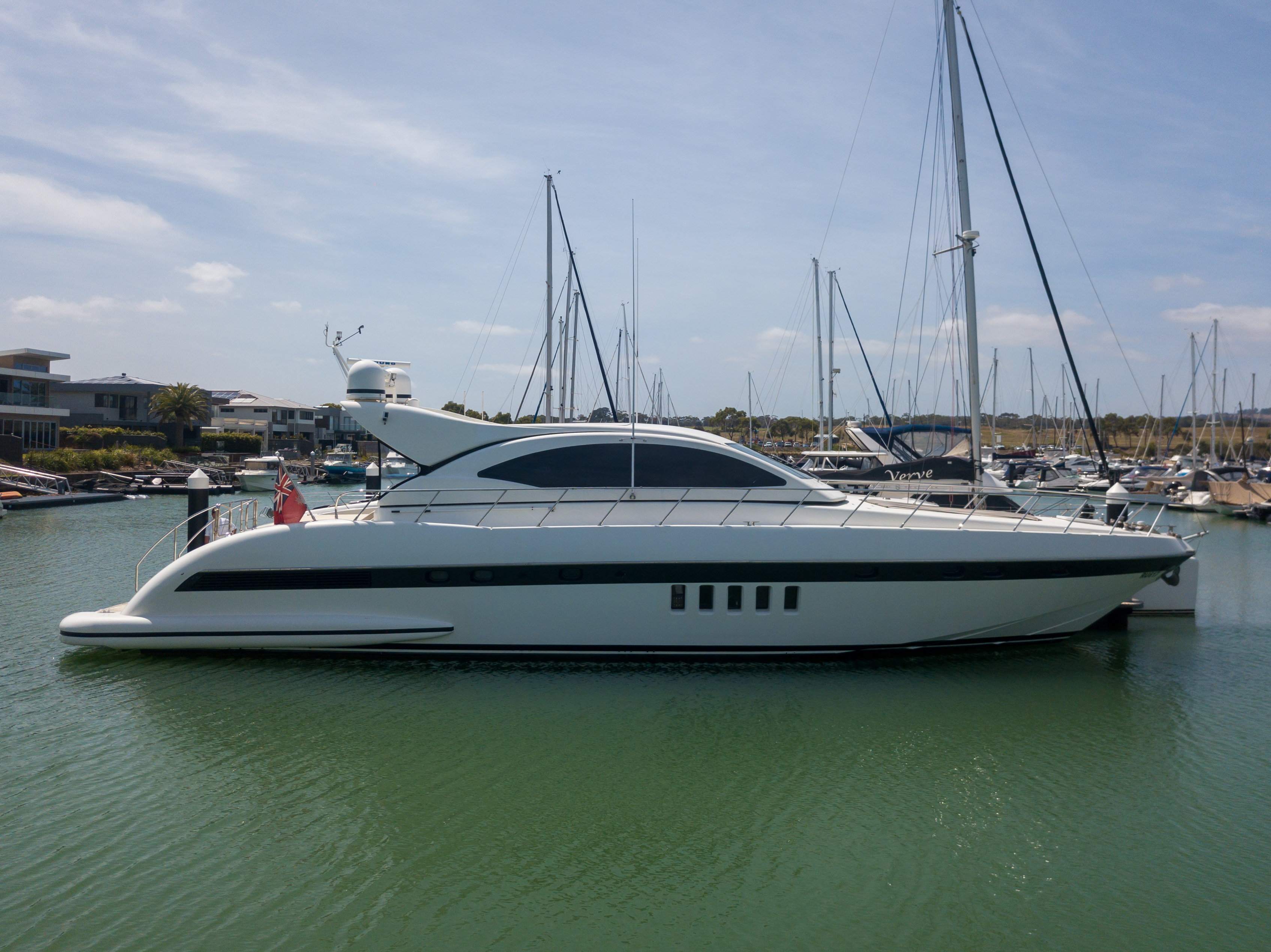 Mangusta 72 