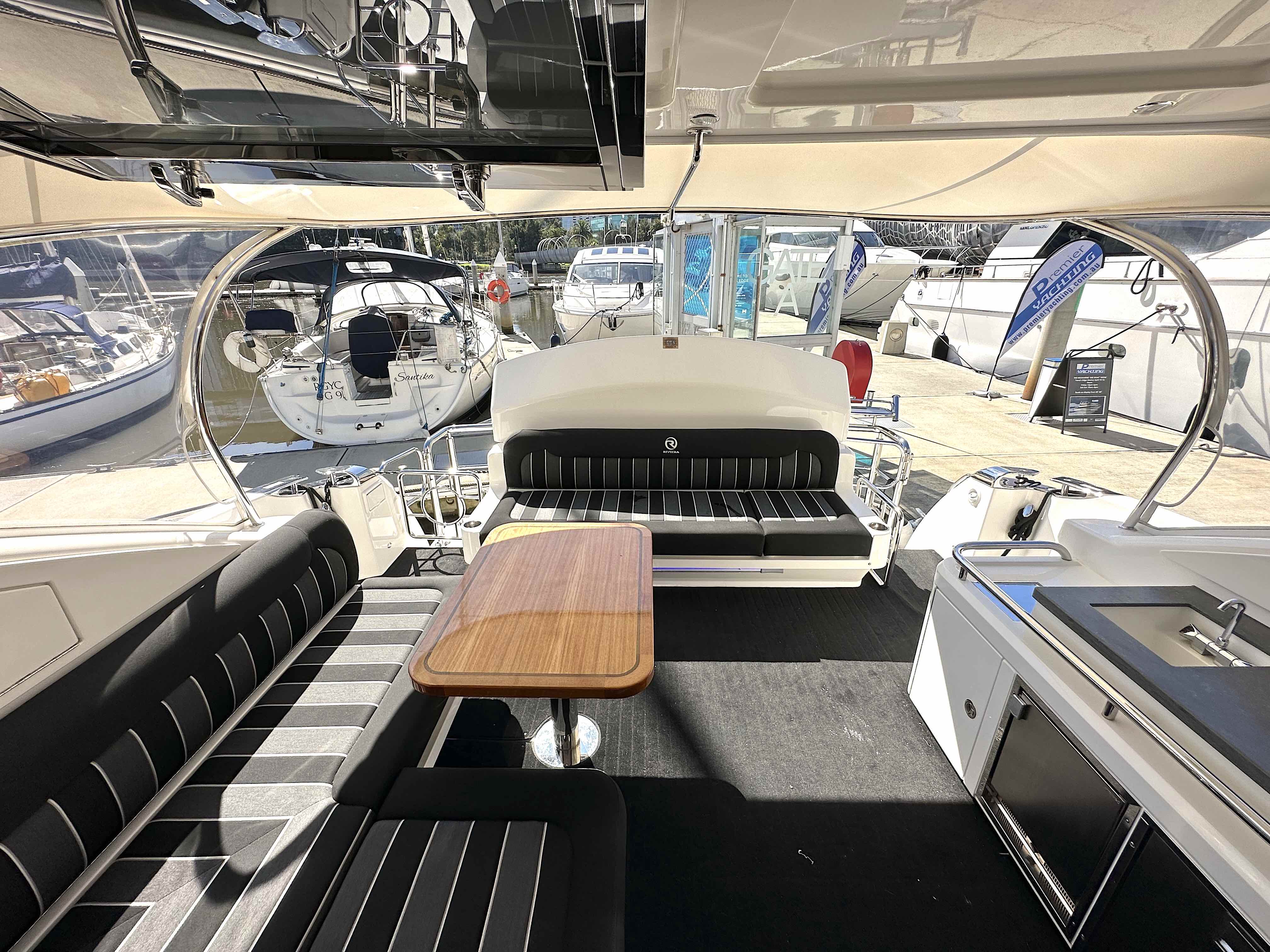 2018 Riviera 4800 Sport Yacht 5
