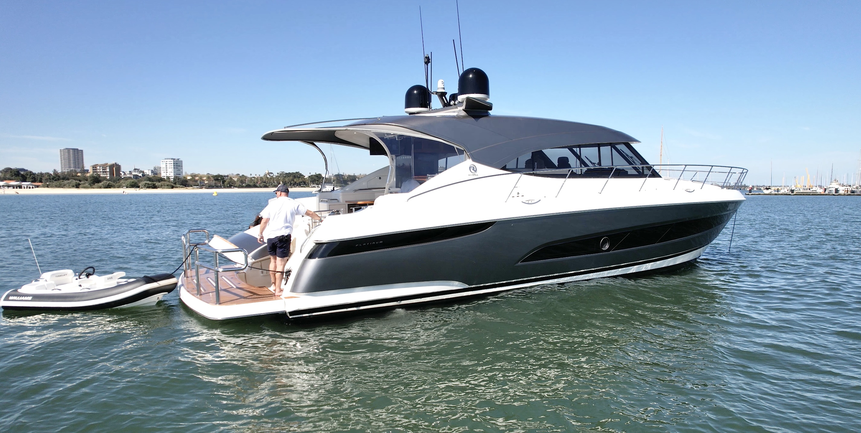Riviera 5400 Sport Yacht Platinum 3