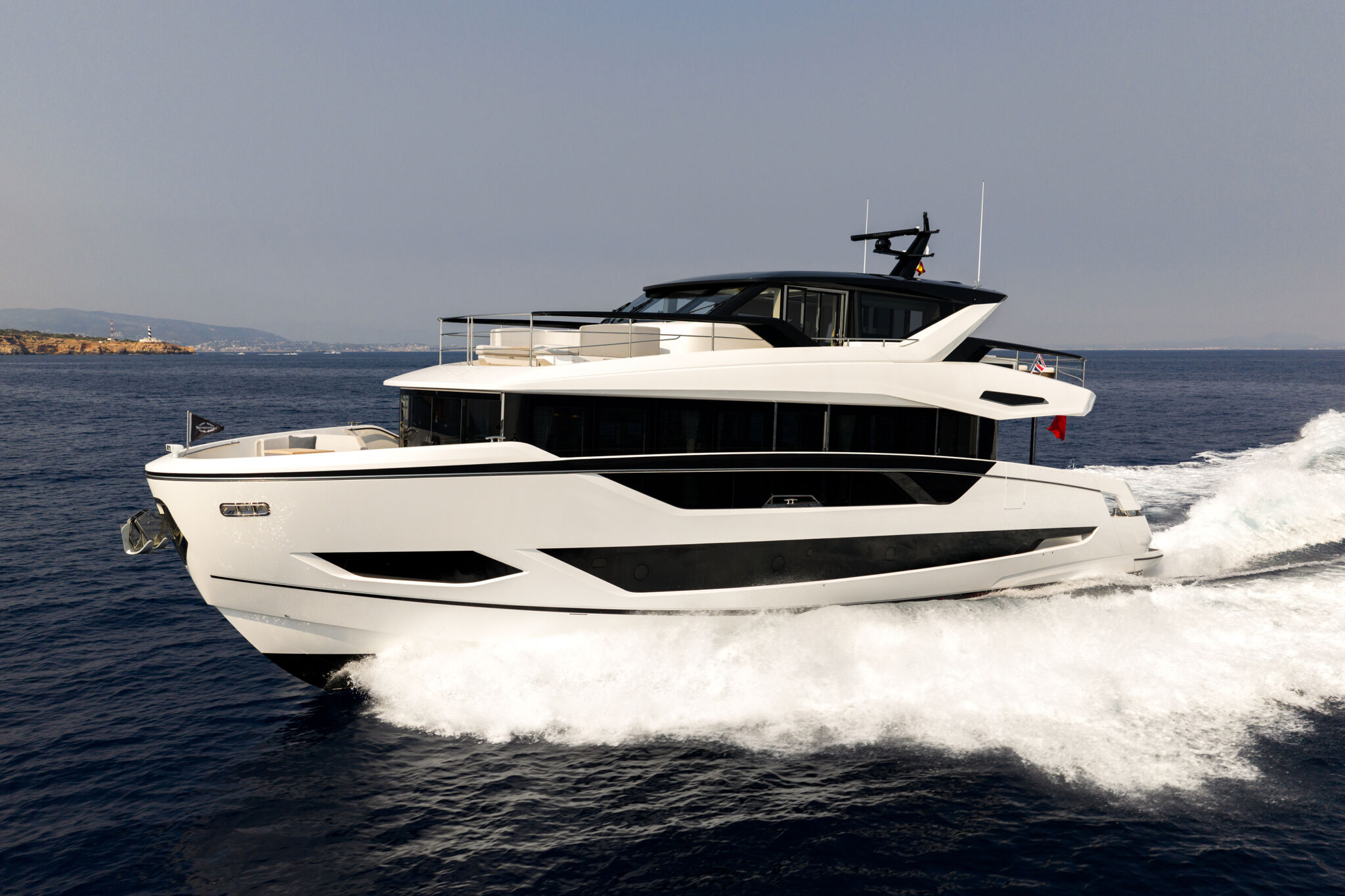 Sunseeker Ocean 82 Enclosed 