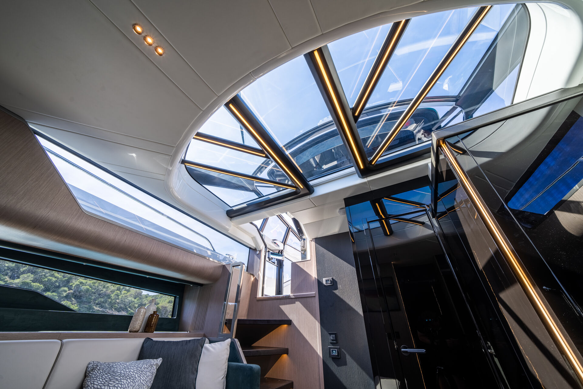 Sunseeker Superhawk 55 10