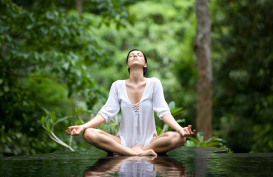 peaceful pic of lady meditating