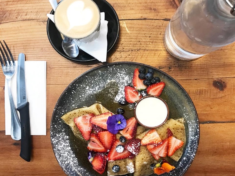Licenced Cafe East of CBD