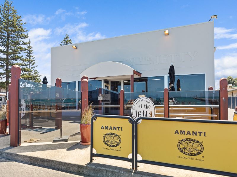 Waterfront Café at the Jetty