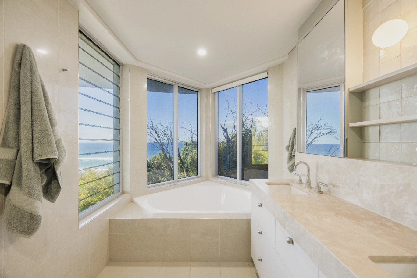 Woodgee Bathroom renovation overlooking ocean