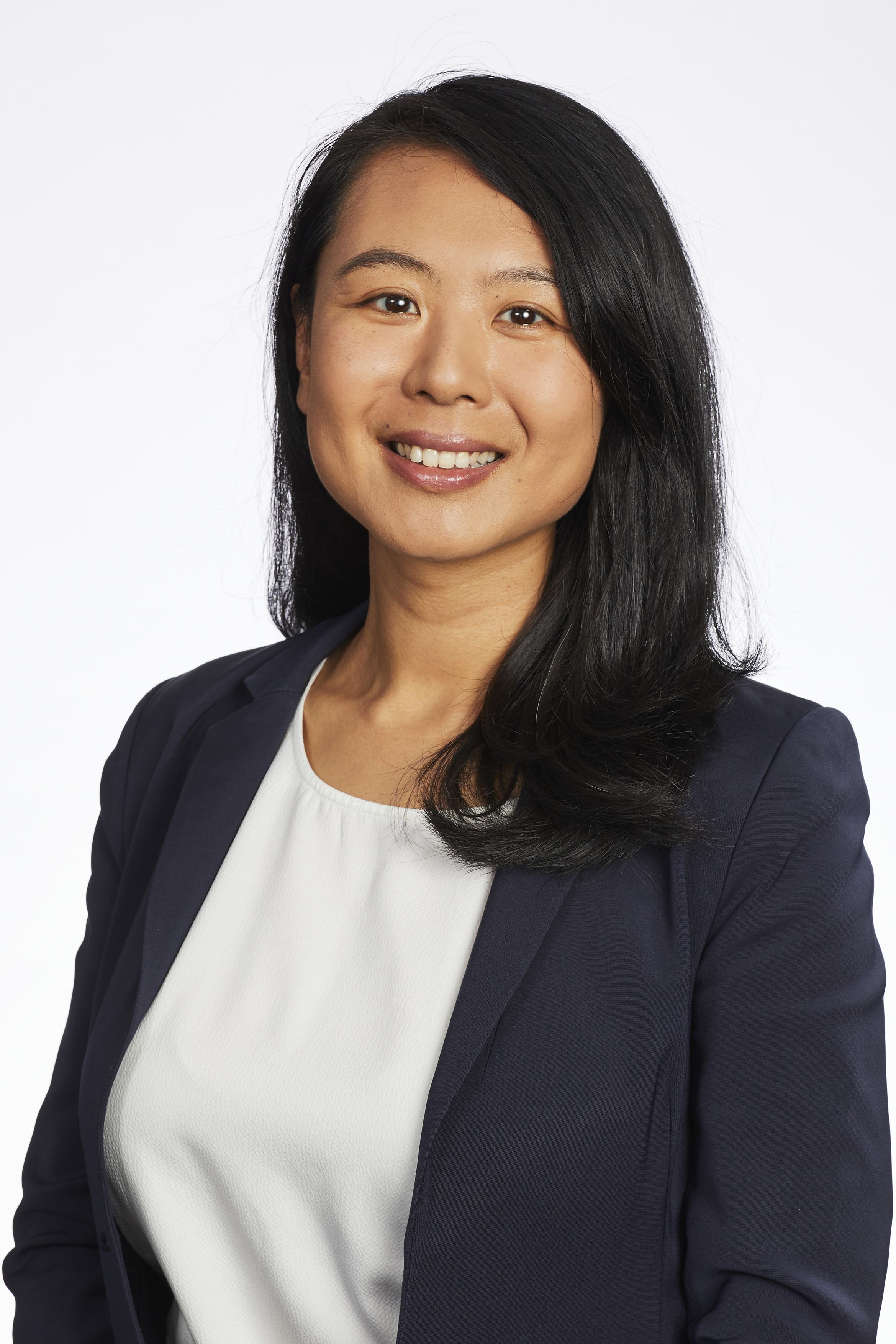 Julia  Wang, BCL (Dist); LLB (Hons); BSc