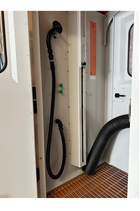 JetBlack Safety hybrid booth interior - hose and nozzles