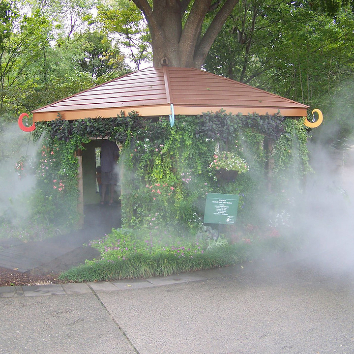 Mist Cooling Public Areas