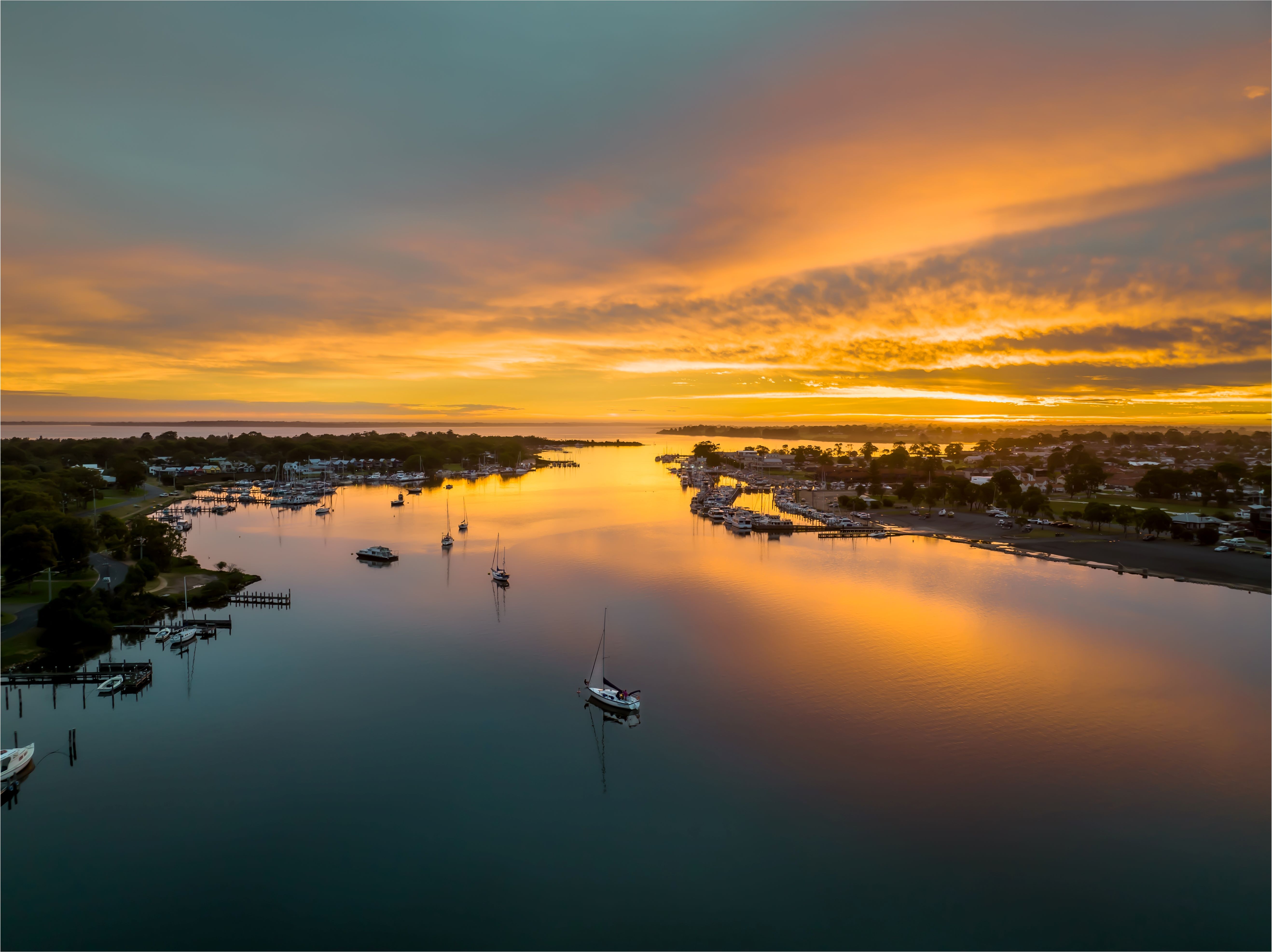 Scenic view of Gippsland Lakes at sunrise.