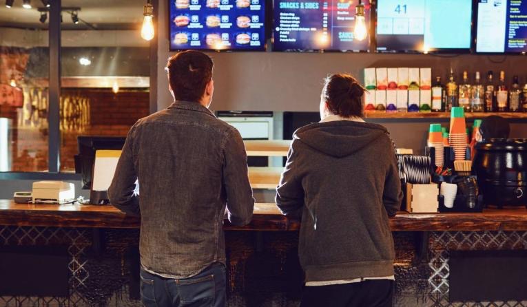 How Restaurants Can Optimize Digital Signage to Increase Revenue