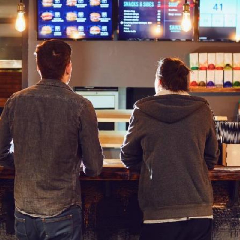 How Restaurants Can Optimize Digital Signage to Increase Revenue