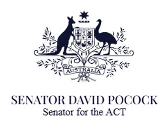 Senator David Pocock gets Minutes from the NIGC Workshop