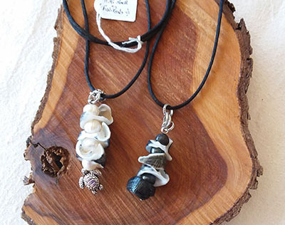 Niow Fresh Water Pearl and local Hi Hi Necklace