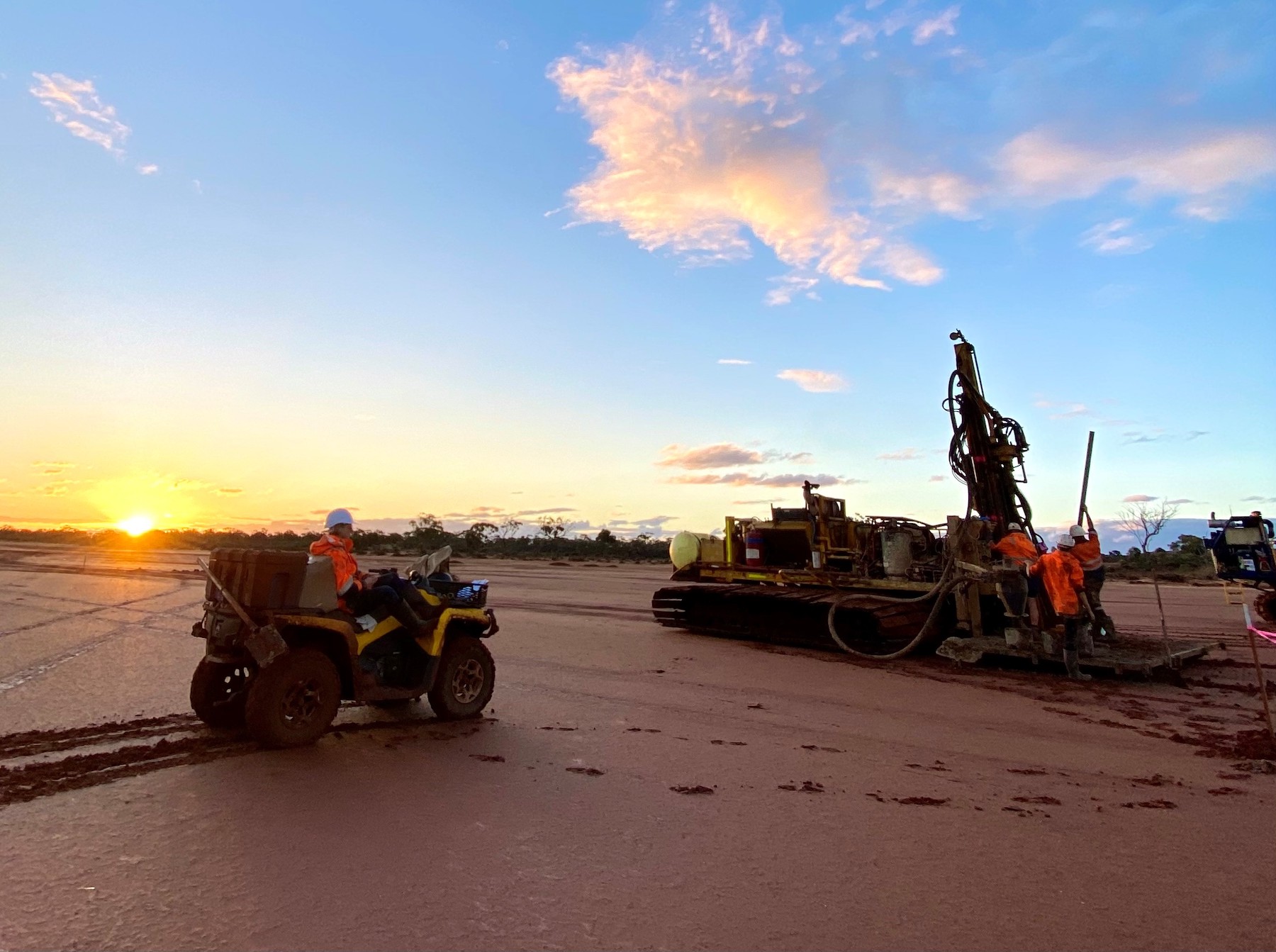 Aircore drilling on Lake Randall