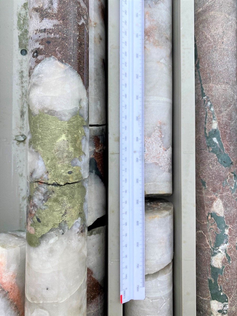 Diamond drillhole LEFR273 featuring chalcopyrite and quartz veining hosted in diorite