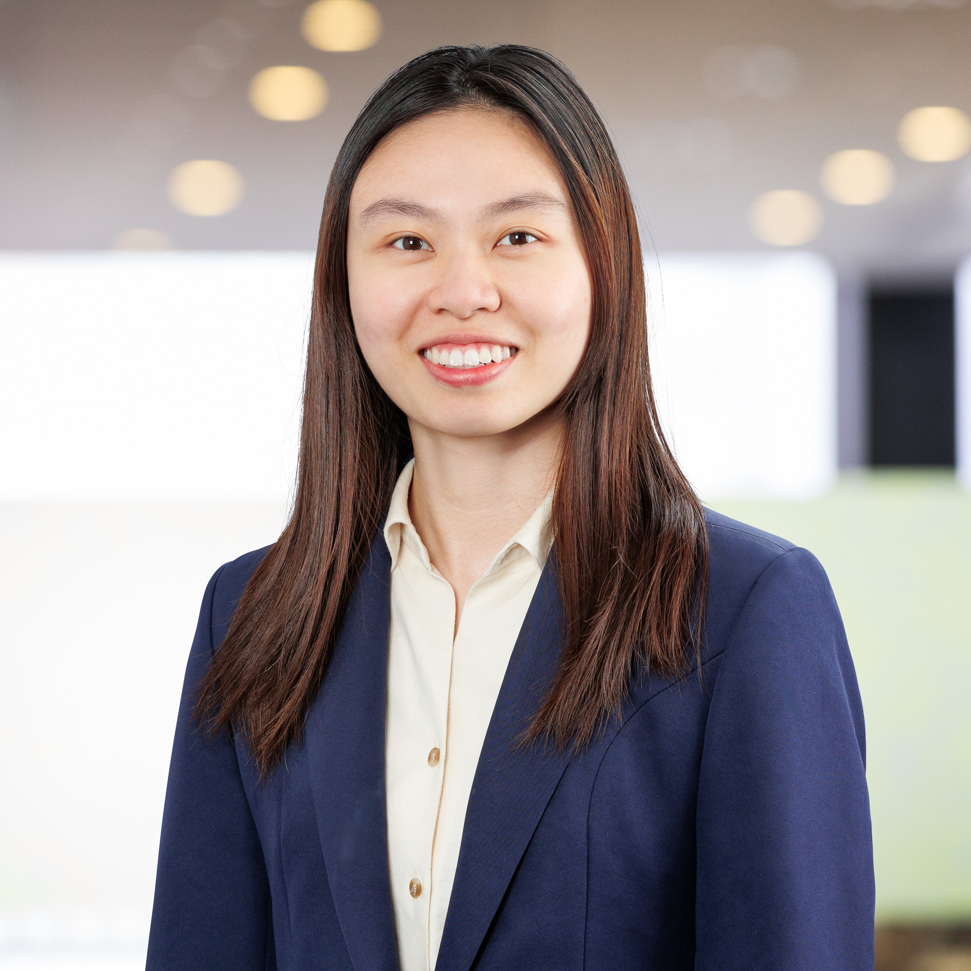 Samantha Lo - Lawyer