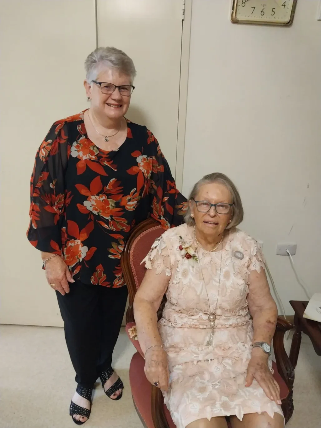 home nursing support worker and patient 2