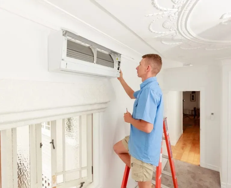 Checking Air conditioning electrical