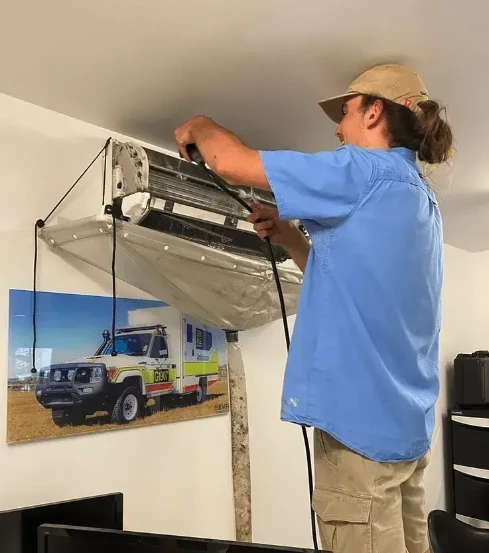 Air conditioner maintenance service