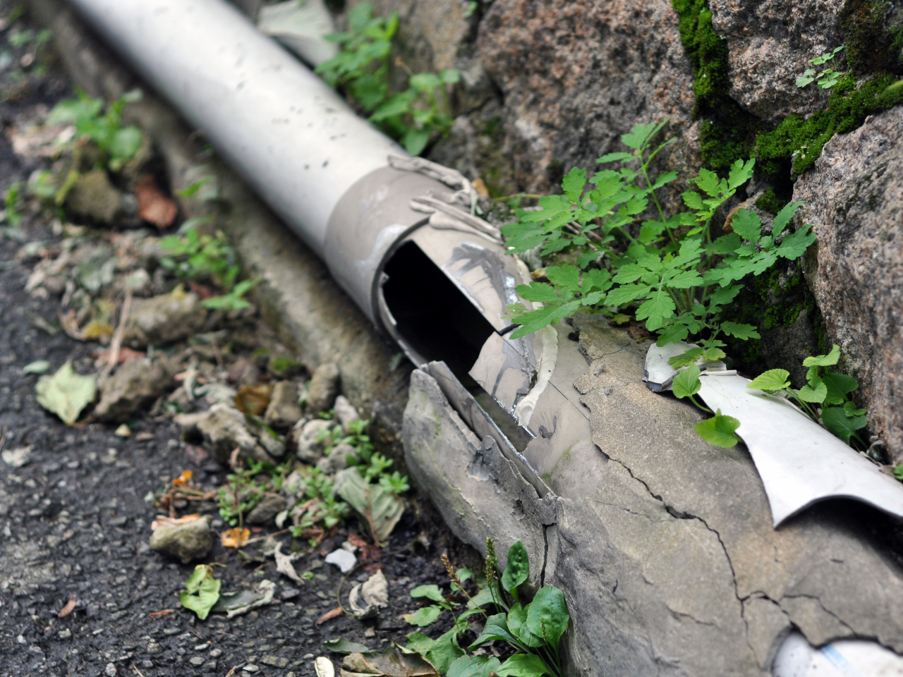 Cracked Pipe