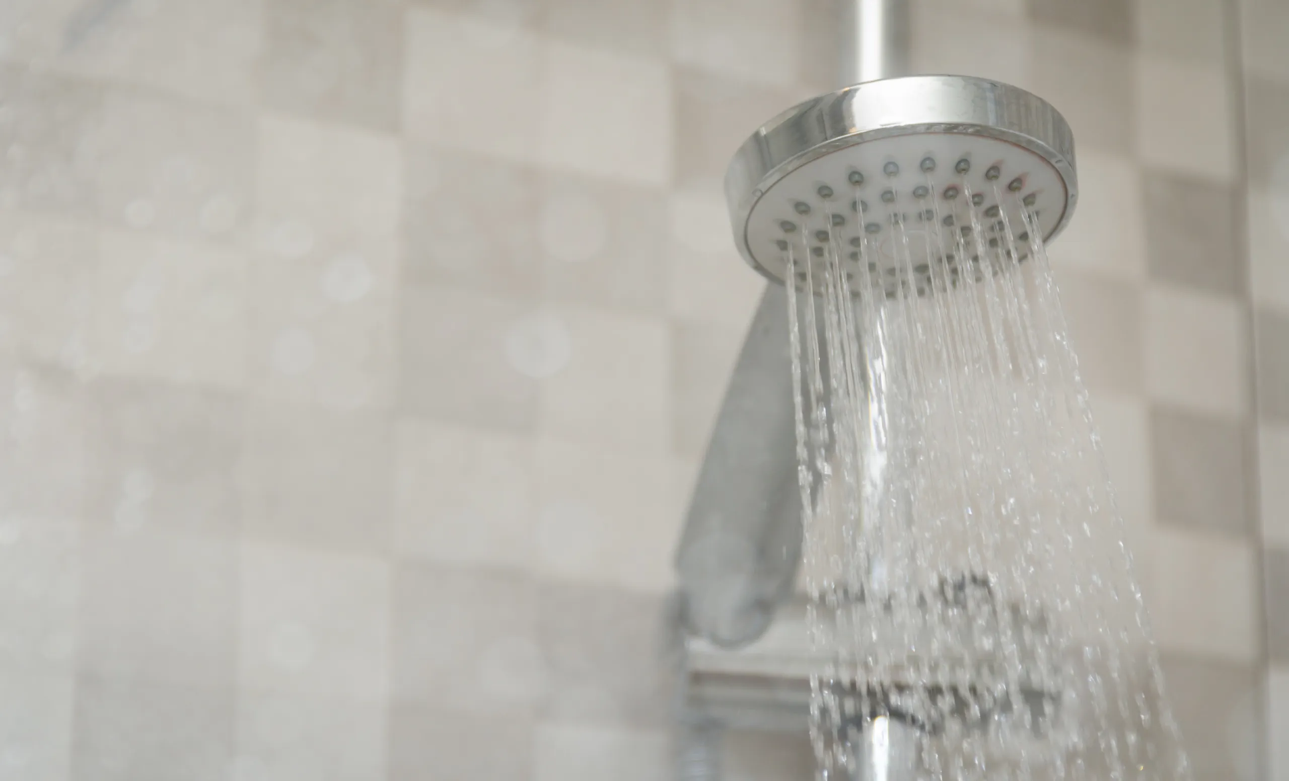 shower head with flowing water