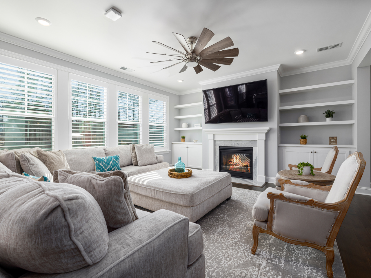 Ceiling fan in living room