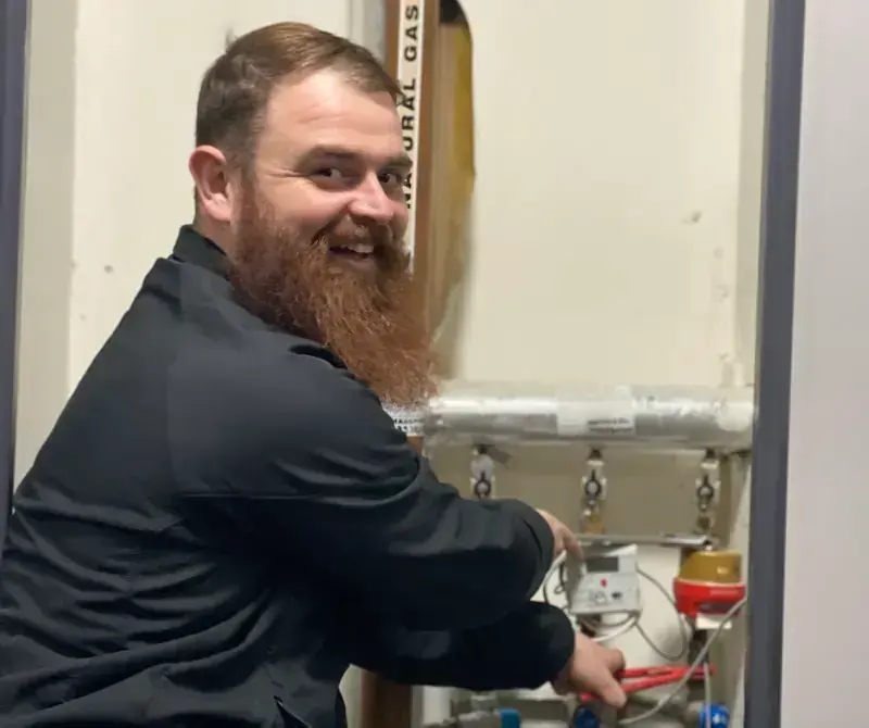 Brett setting up commercial gas