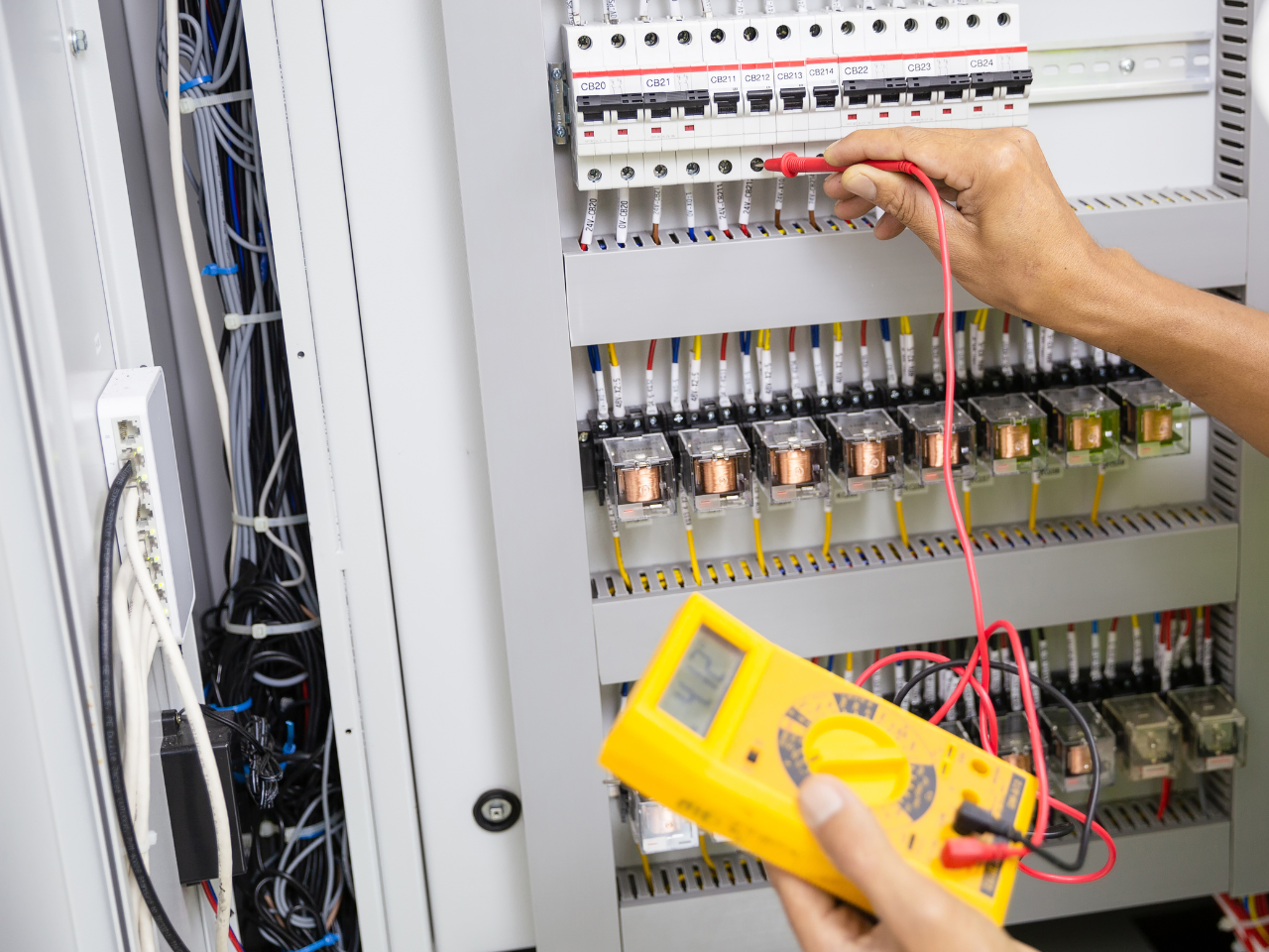switchboard-testing-electrician-in-sydney