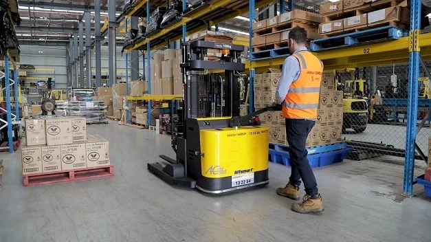 Liftsmart WRT15 Reach Stacker thumbnail 2