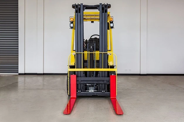 Hyster H2.0-3.5UT Forklift thumbnail 6