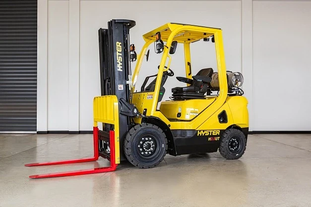 Hyster H2.0-3.5UT Forklift thumbnail 5