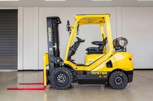 Hyster H2.0-3.5UT Forklift thumbnail 8