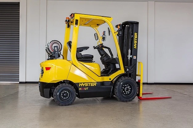 Hyster H2.0-3.5UT Forklift thumbnail 11