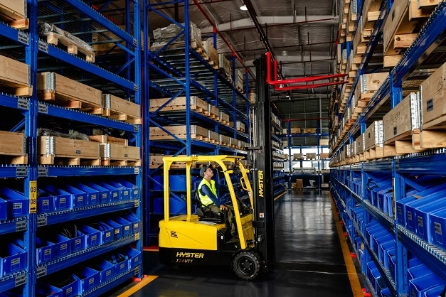 Hyster J1.6-2.0UTT Forklift thumbnail 4