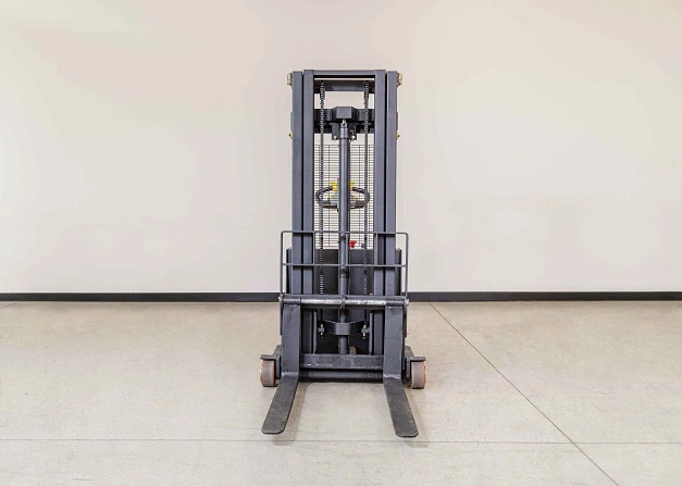 Liftsmart CB08-i Counterbalance Stacker thumbnail 5