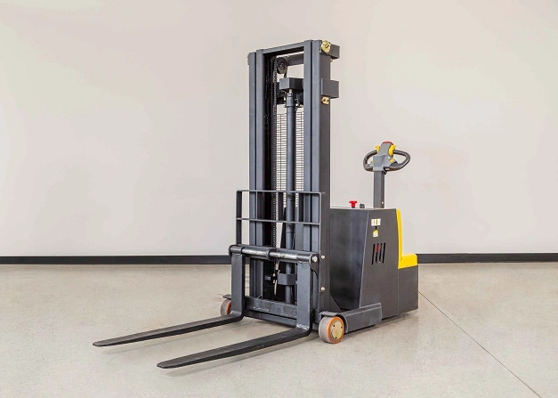 Liftsmart CB08-i Counterbalance Stacker thumbnail 4