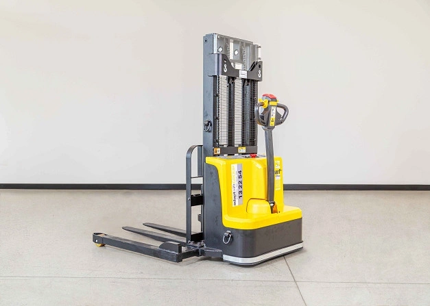 Liftsmart WSS15 Electric Pedestrian Stacker