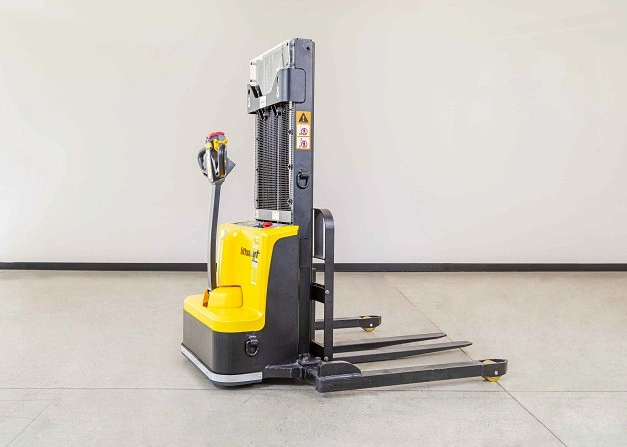 Liftsmart WSS15 Electric Pedestrian Stacker thumbnail 8