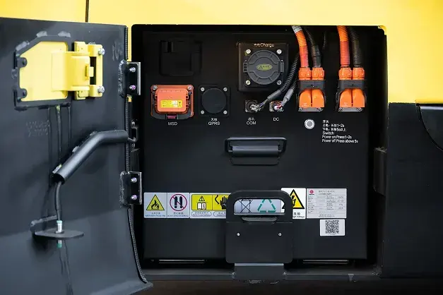 Hyster J4.0-5.0XTLG Electric Forklilft thumbnail 2