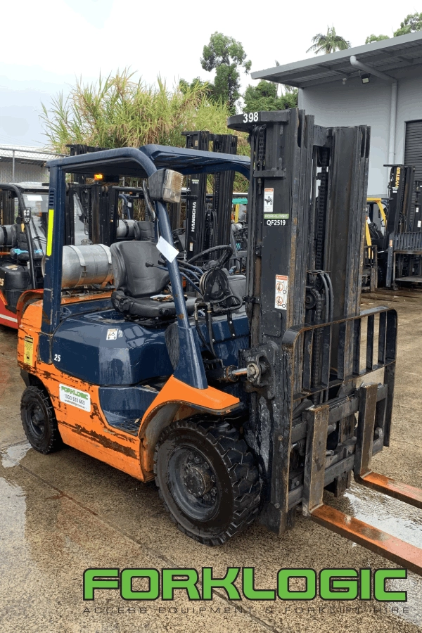 2.5 Tonne Toyota Container Mast LPG Forklift