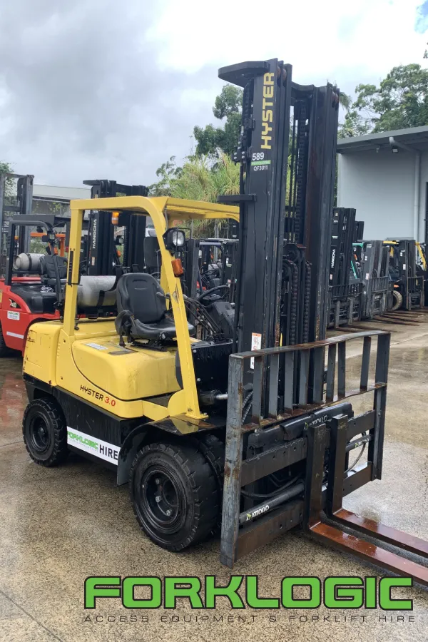 3.0 Tonne Hyster Tall Mast LPG Forklift thumbnail 2