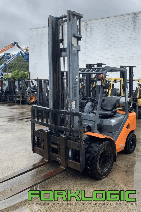 3.0 Tonne UN Tall Mast LPG Forklift thumbnail 2