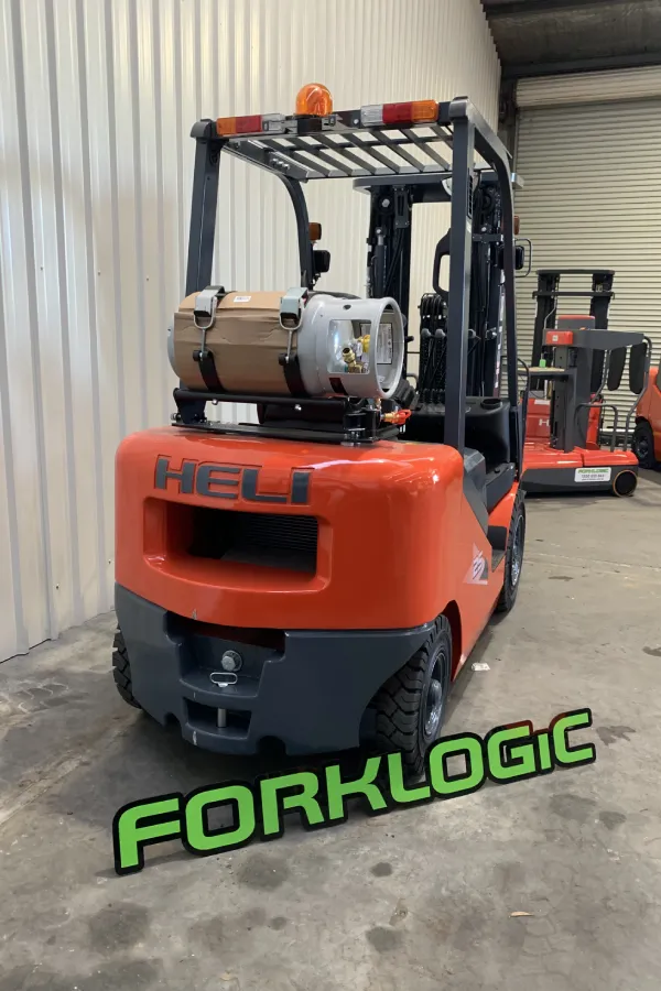 Heli 2.5T LPG/Petrol 4 Wheel Counterbalance Forklift thumbnail 6