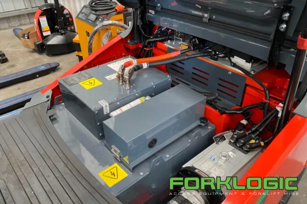 Heli 2.5 Tonne Container Mast Lithium Forklift thumbnail 11