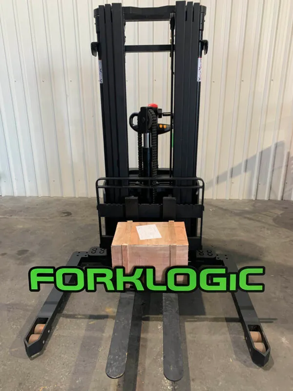 Heli Electric Walk Behind Stacker – 1600kgs thumbnail 4