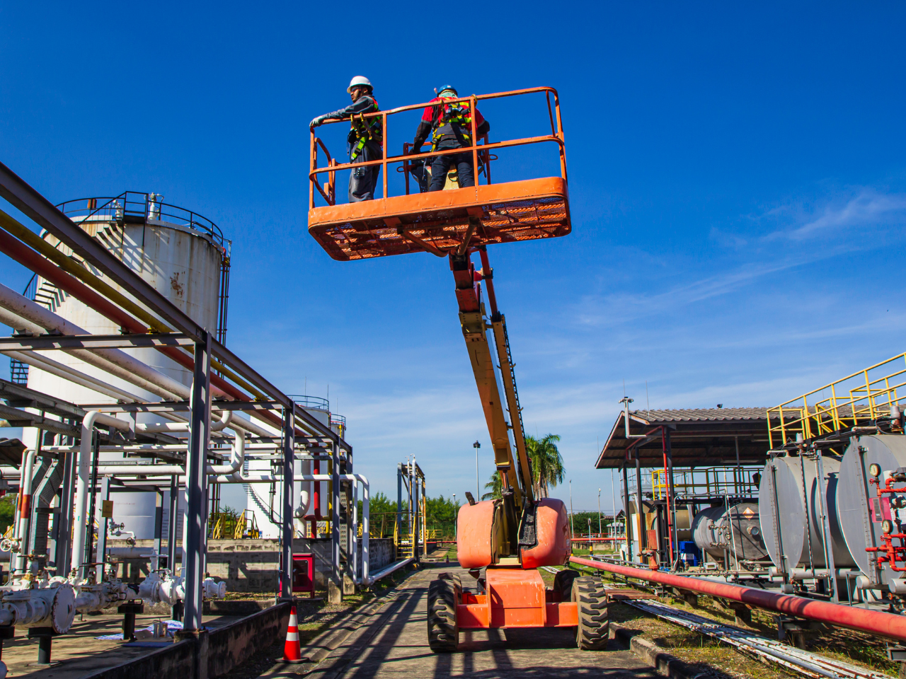 Vertical Mast Lift Hire